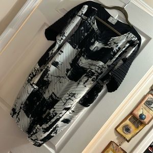 Chalet Black and White Sleeveless Sheath Dress